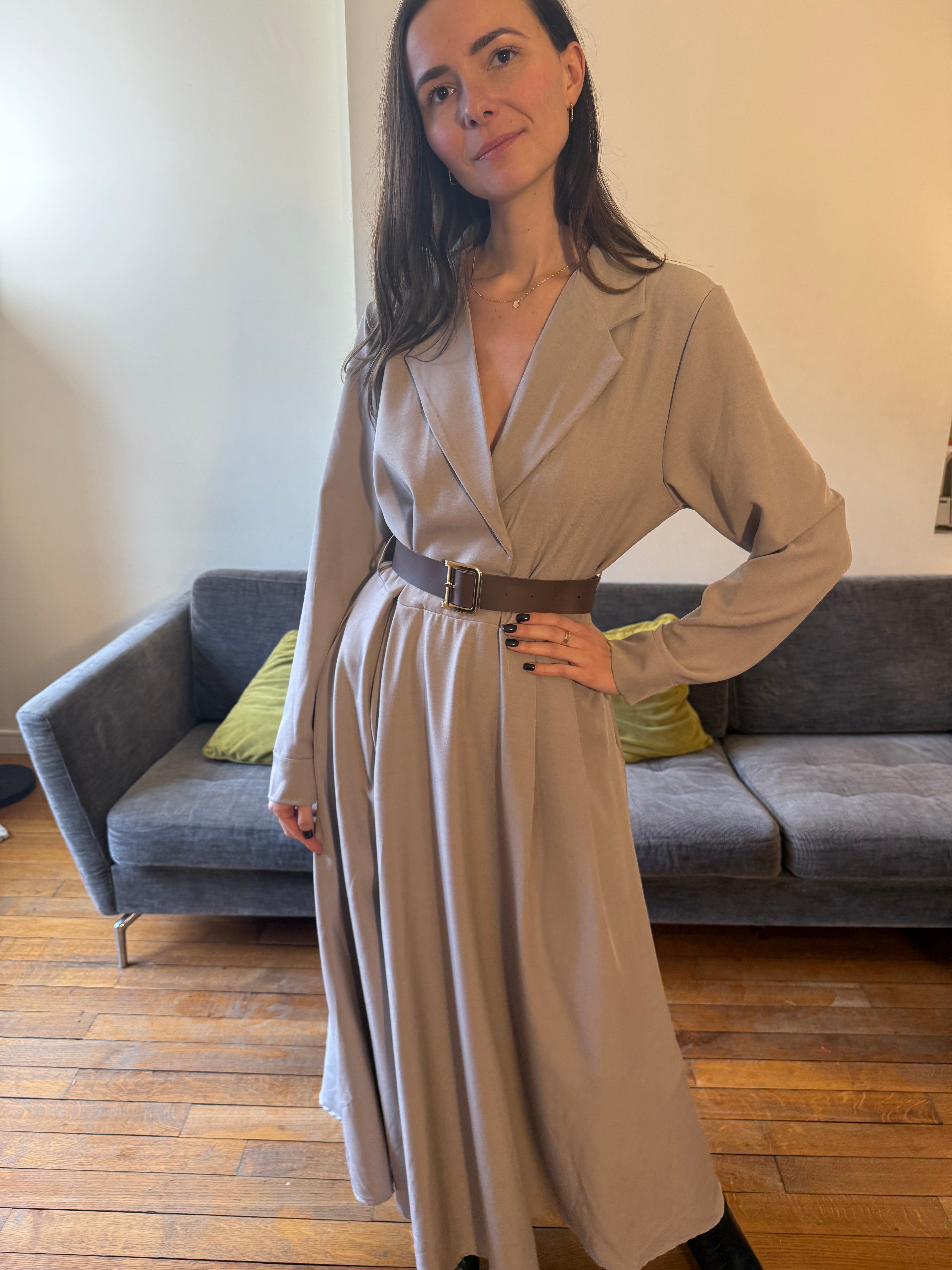 Robe Fania taupe avec ceinture